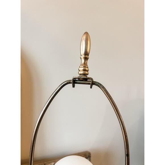 Vintage Porcelain Table Lamp with Ivy Garland Design – Classic Elegance - Picture 2 of 6